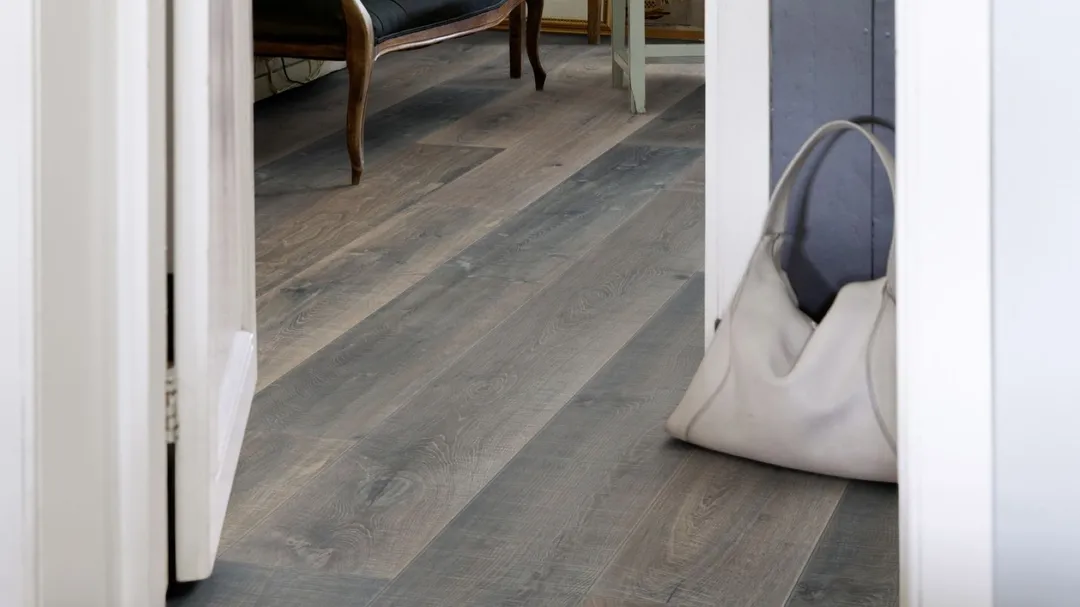 Solidfloor Originals Nova Scotia Oak 5/8-in T x 7-1/2-in W Distressed Engineered Hardwood Flooring ( 31.247-sq ft / Carton ), photo 3 of 7