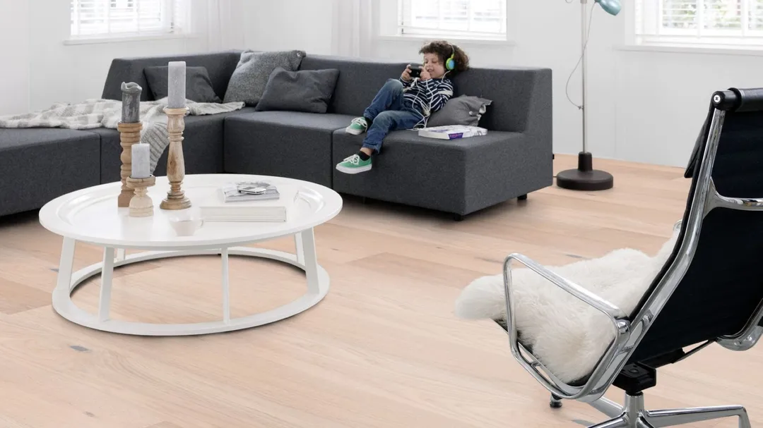 Solidfloor Originals Savannah White Oak 5/8-in T x 9-1/4-in W Wirebrushed Engineered Hardwood Flooring ( 33.377-sq ft / Carton ), photo 5 of 7