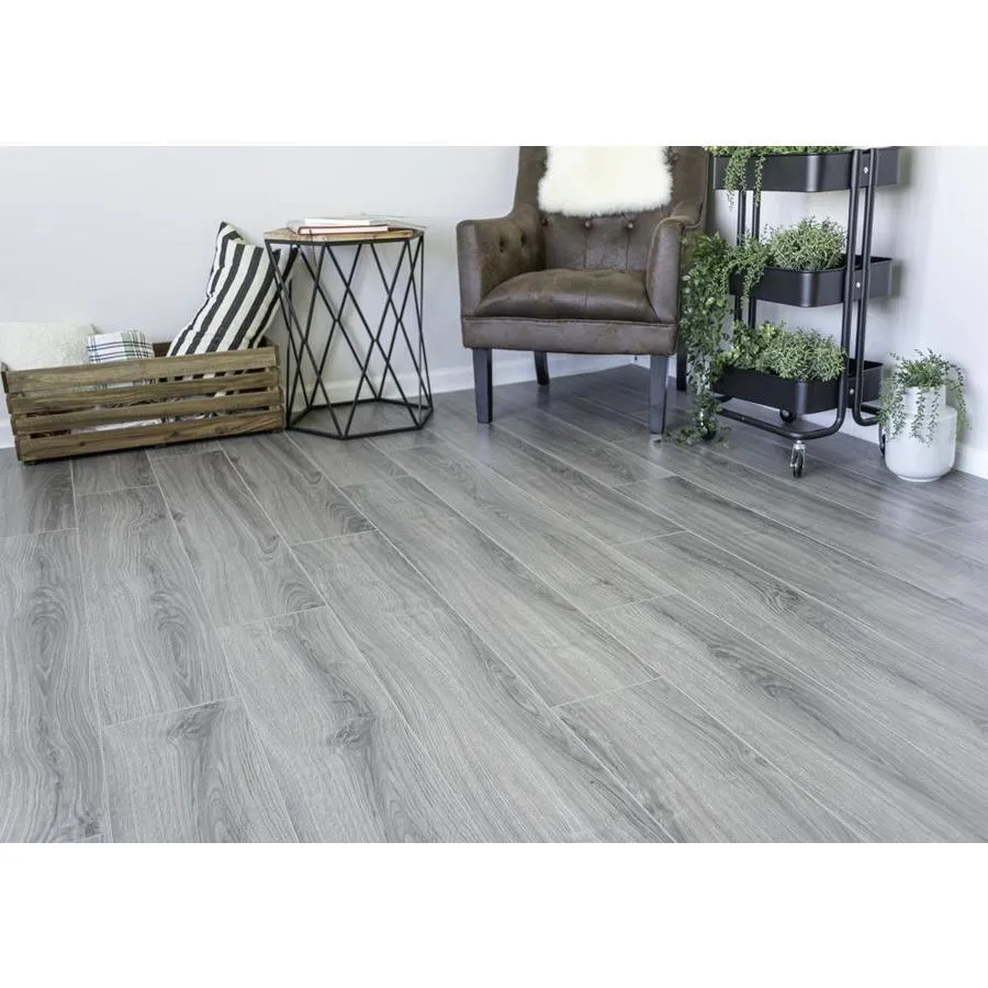 allen + roth Trafford Oak 8.03-in W x 47.63-in L Smooth Wood Plank Laminate Flooring, photo 3 of 7