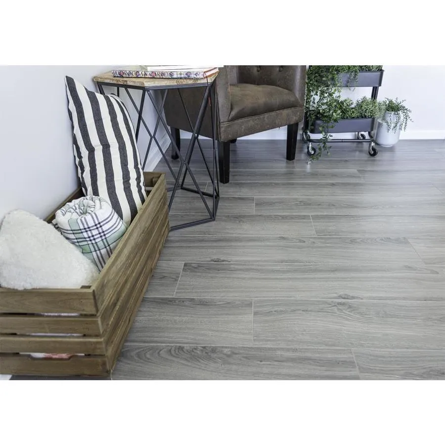 allen + roth Trafford Oak 8.03-in W x 47.63-in L Smooth Wood Plank Laminate Flooring, photo 6 of 7