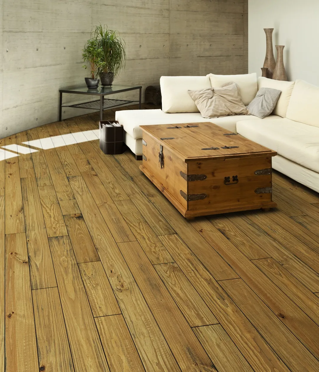 allen + roth CENTURY FLOORING Amber Pine 3/4-in T x 5-1/8-in W Handscraped Solid Hardwood Flooring ( 23.3-sq ft / Carton ), photo 2 of 3