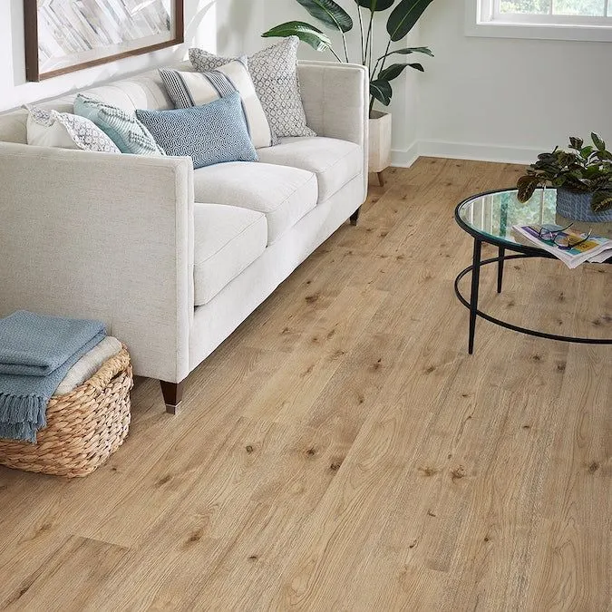 Pergo Pro +WetProtect Jewell Hickory Waterproof Wood Plank Laminate Flooring, photo 5 of 11