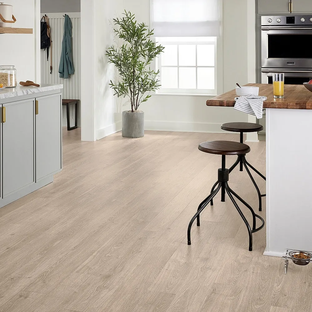 Pergo Pergo Pro with WetProtect Mapleford Oak 12-mm T x 6-in W x 47-1/4-in L Waterproof Laminate Wood Flooring ( 22.17-sq ft / Carton ), photo 2 of 10