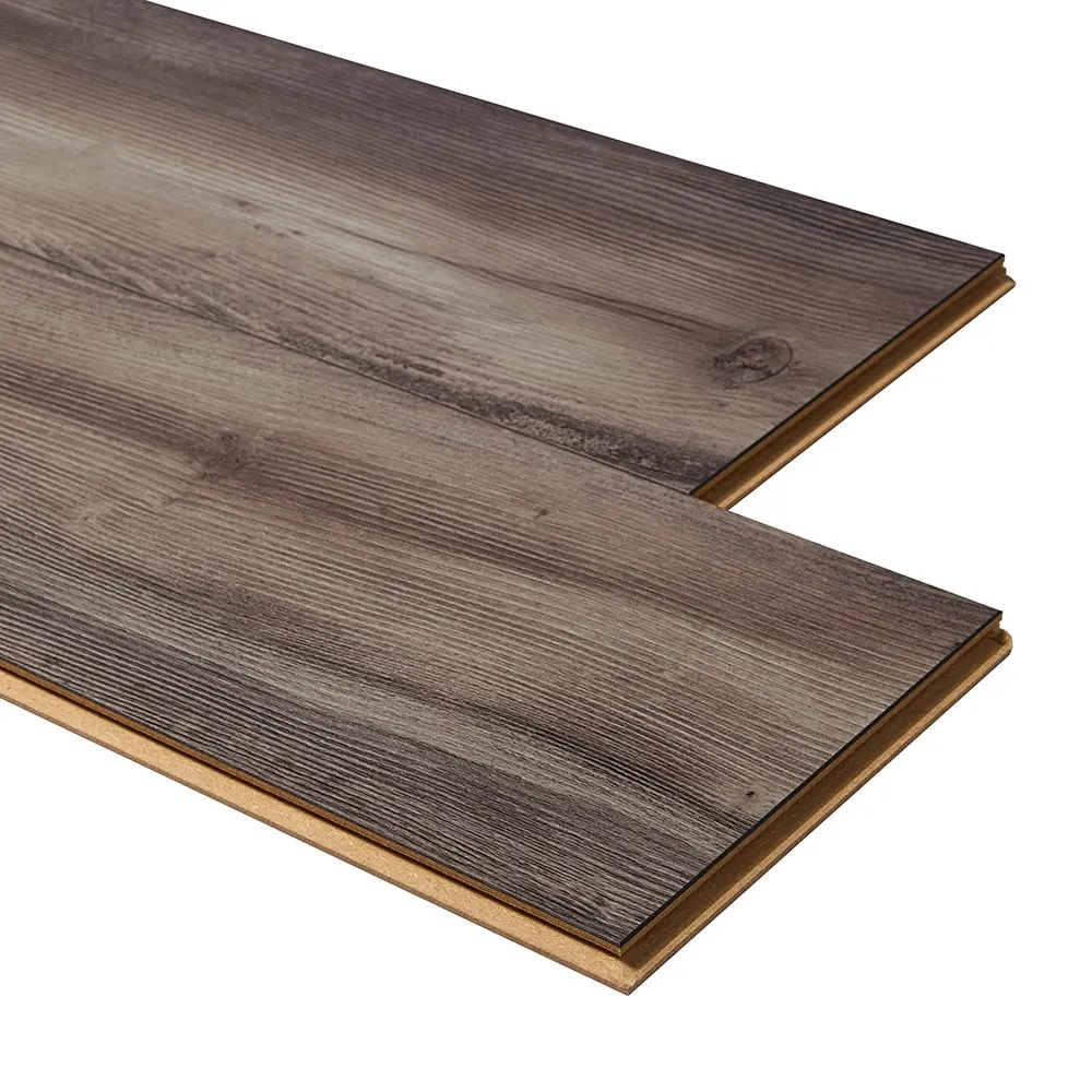 QuickStep Studio + Spill Repel Silverstone Pine 12-mm T x 7-1/2-in W x 47-1/4-in L Waterproof Laminate Wood Flooring ( 19.63-sq ft / Carton ), photo 6 of 8