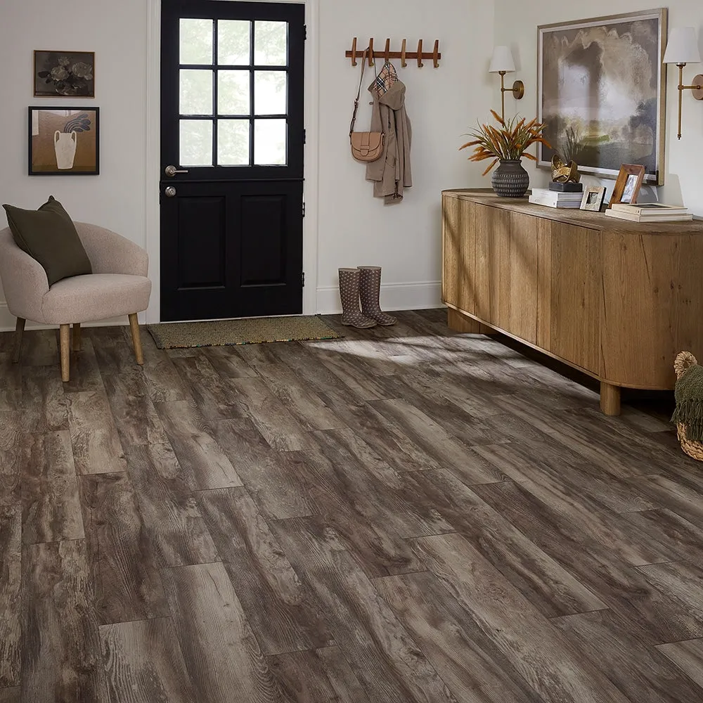 QuickStep Studio + Spill Repel Silverstone Pine 12-mm T x 7-1/2-in W x 47-1/4-in L Waterproof Laminate Wood Flooring ( 19.63-sq ft / Carton ), photo 2 of 8