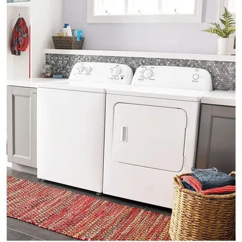 6.5-cu ft Reversible Side Swing Door Gas Dryer (White)