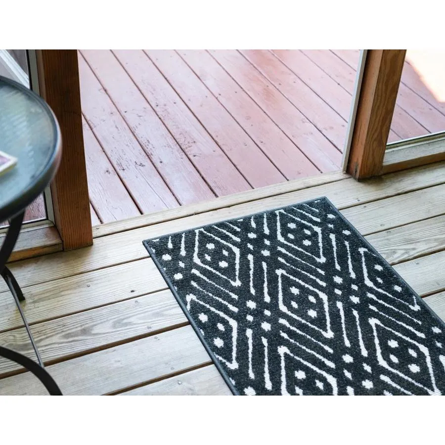 Unique Loom Ella Sabrina Soto Outdoor 2 x 6 Black Indoor/Outdoor Geometric French Country Runner, photo 4 of 5