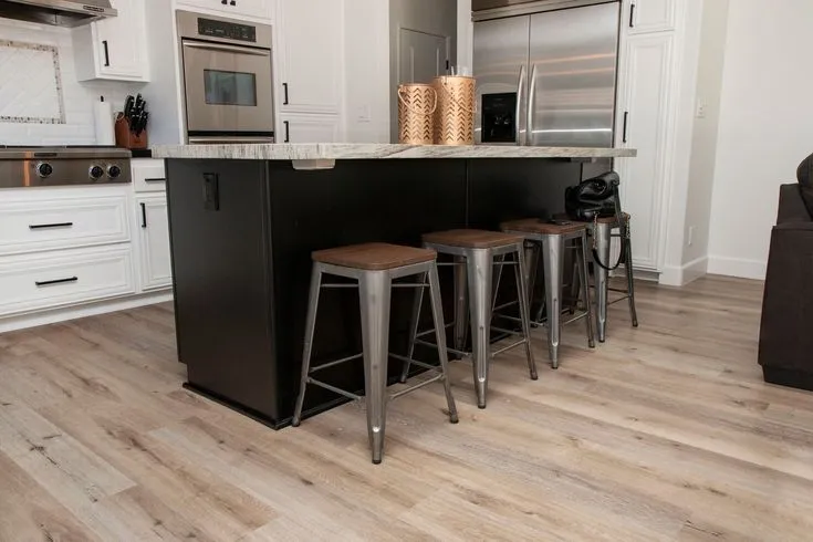 CALI Vinyl Pro Classic 10-Piece 7.12-in x 48-in Aged Hickory Luxury Vinyl Plank Flooring, photo 2 of 8