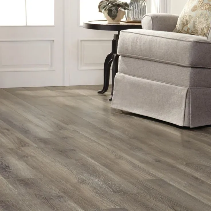 TrafficMaster Alverstone Oak 8 mm Thick x 6-1/8 in. Wide x 47-5/8 in. Length Laminate Flooring (20.32 sq. ft. / case), photo 2 of 7