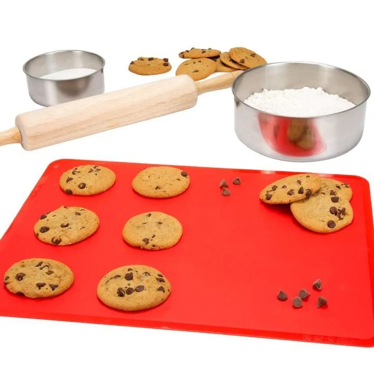 18-Piece Red Assorted Silicone Bakeware Set, photo 7 of 7