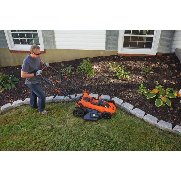 BLACK+DECKER 20 in. 40V MAX Lithium-Ion Cordless Walk Behind Push Mower with (2) 2.0Ah Batteries and Charger Included, photo 9 of 10