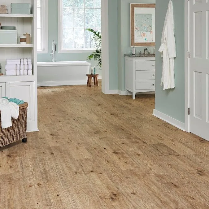 Pergo Pro +WetProtect Jewell Hickory Waterproof Wood Plank Laminate Flooring, photo 7 of 11