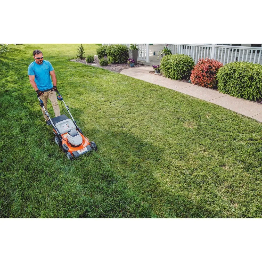 STIHL RMA 510 V 21 in. 36 V Battery Self-Propelled Lawn Mower Kit (Battery & Charger), photo 4 of 5