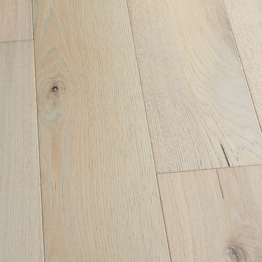 Villa Barcelona Canarias French oak 3/8-in T x 6-1/2-in W Water Resistant Wirebrushed Engineered Hardwood Flooring ( 23.64-sq ft / Carton ), photo 4 of 6