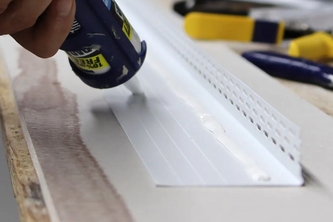 Trim-Tex Super L Bead 10 ft Vinyl Drywall Trim with 3-1/8 in. Return Leg, photo 4 of 5