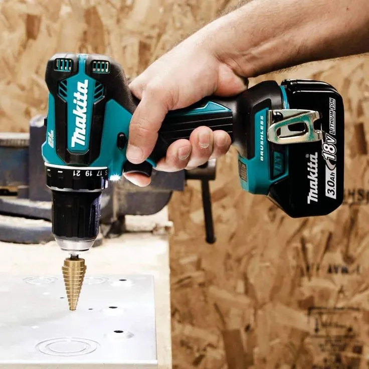 Makita 18-Volt LXT Lithium-ion Brushless Cordless 2-Piece Combo Kit 3.0Ah Driver-Drill/ Impact Driver, photo 5 of 8