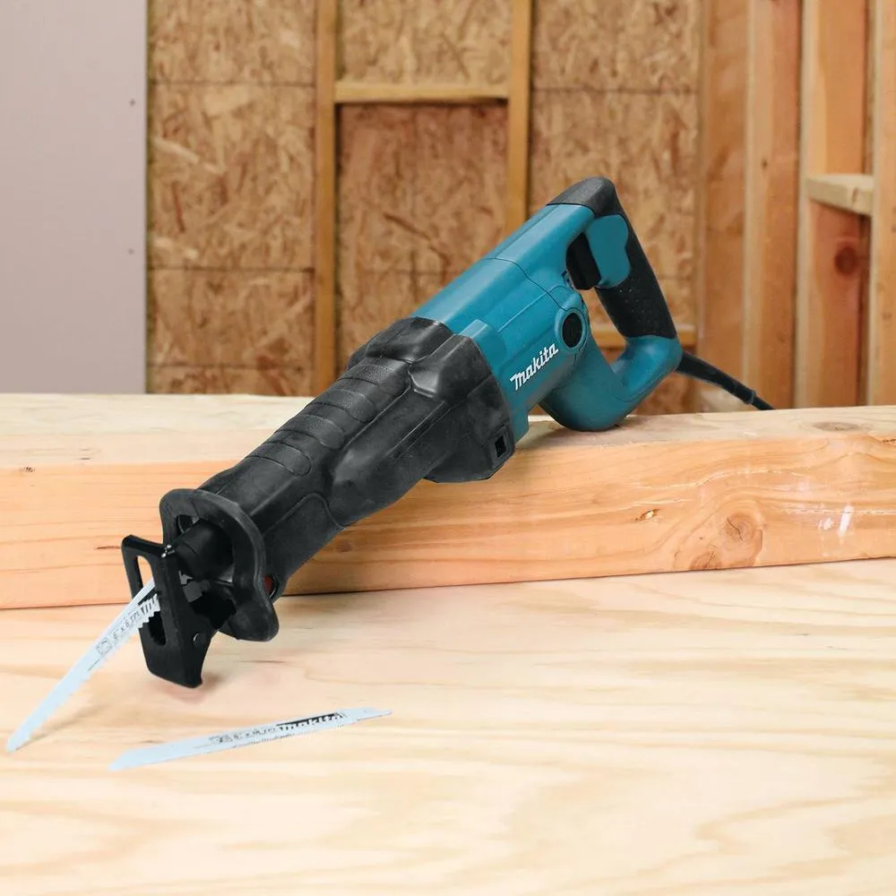 11 Amp Corded Variable Speed Reciprocating Saw With Wood Cutting Blade, Metal Cutting Blade and Hard Case, no lock-on, photo 11 of 15