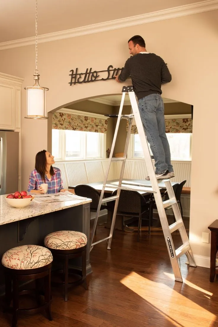 Louisville Ladder 8' Aluminum Step Ladder, 12' Reach, 250 lbs Load Capacity, W-2112-08S, photo 5 of 9