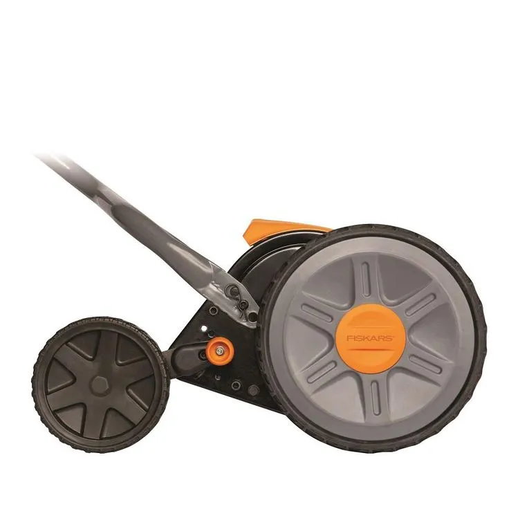 Fiskars StaySharp 17 in.  Manual Push Walk Behind Non-Electric Reel Mower, photo 5 of 7