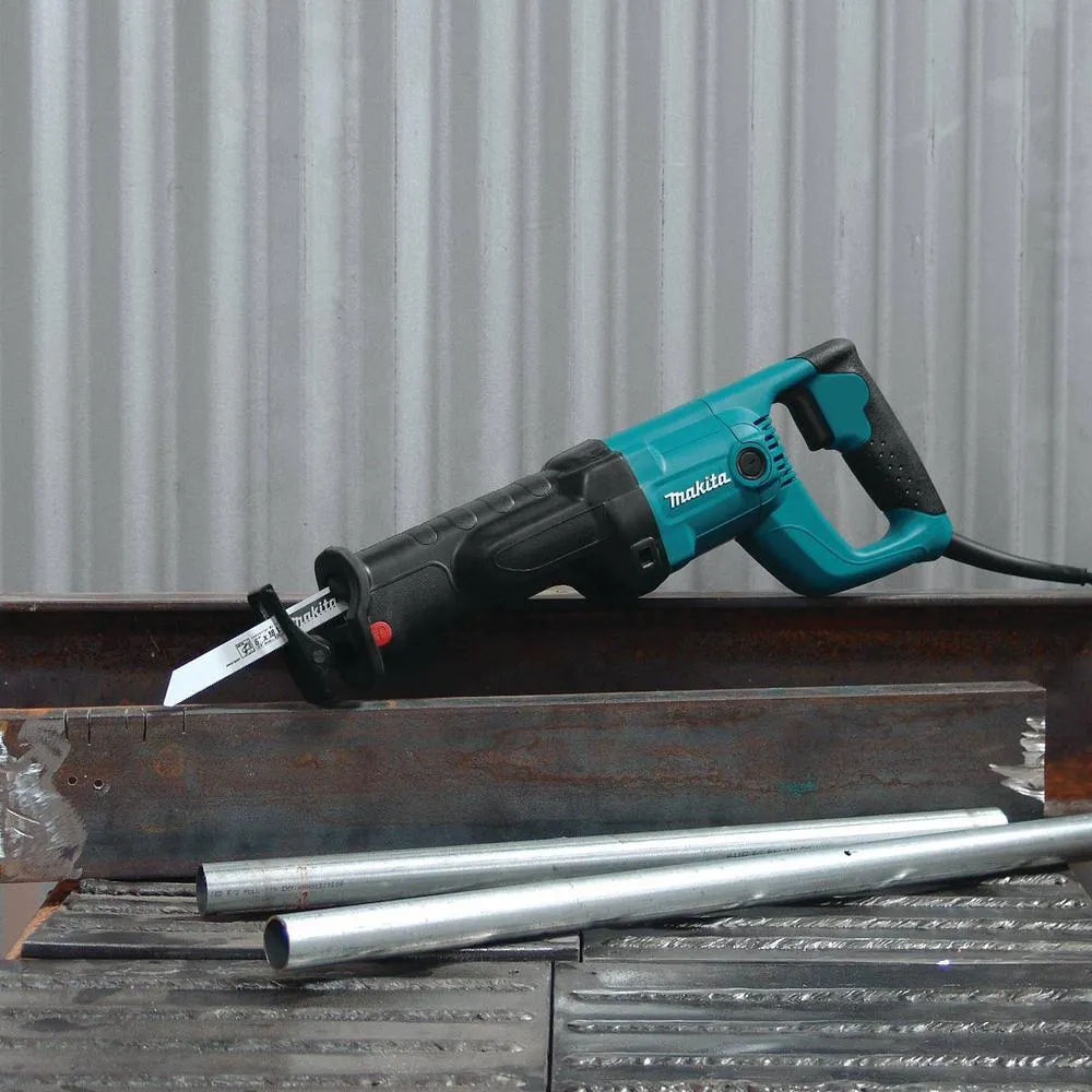 11 Amp Corded Variable Speed Reciprocating Saw With Wood Cutting Blade, Metal Cutting Blade and Hard Case, no lock-on, photo 5 of 15