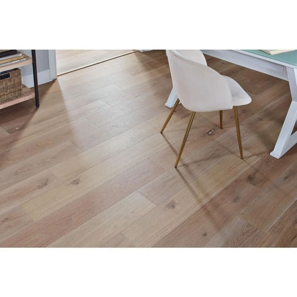 Pergo Defense+ Beachwood Park Oak 3/8 in. T x 7.5 in. W Click Lock W Brushed Engineered Hardwood Flooring (24.5 sq.ft./case), photo 4 of 15