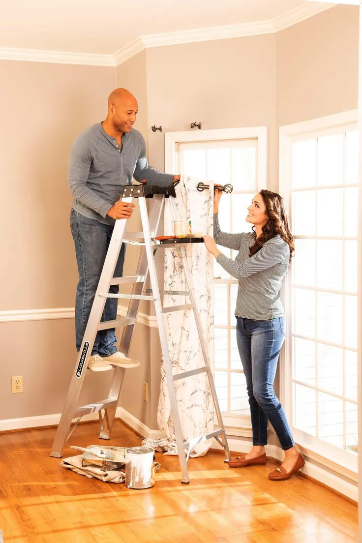 Louisville Ladder 6' Aluminum Step Ladder, 10' Reach, 250 lbs Load Capacity, W-2112-06S, photo 5 of 9