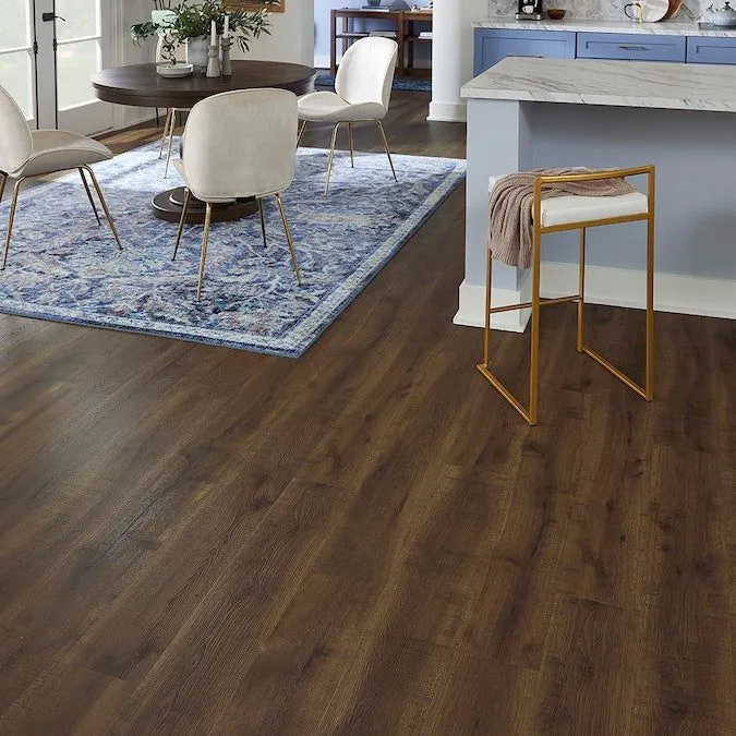 Pergo TimberCraft +WetProtect Wells Branch Hickory Waterproof Laminate Flooring, photo 8 of 10