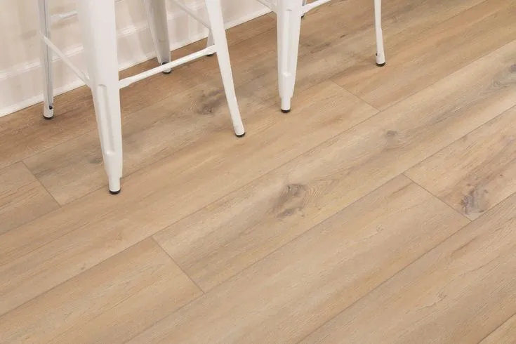 CALI Longboards Reefwood Brown 20-mil x 9-in W x 70-in L Waterproof Interlocking Luxury Vinyl Plank Flooring (26.62-sq ft/ Carton), photo 5 of 11