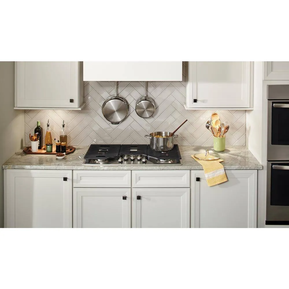 Bruce American Originals Coastal Gray Oak 3/8 in. T x 3 in. W T+G Smooth Engineered Hardwood Flooring (22 sq.ft./ctn), photo 3 of 7