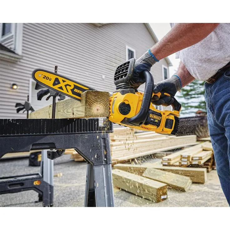 DEWALT 125 MPH 450 CFM 20V MAX Cordless Brushless Blower w/(1) 5.0Ah Battery & Charger w/ Bonus 12in 20V Chainsaw (Tool Only), photo 2 of 11