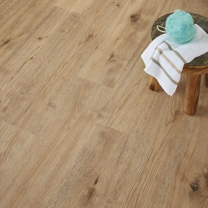 Pergo Pro +WetProtect Jewell Hickory Waterproof Wood Plank Laminate Flooring, photo 10 of 11
