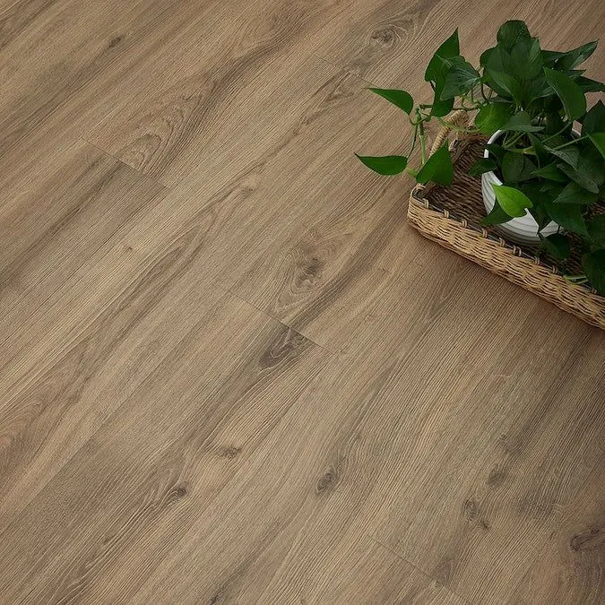 Pergo Pro +WetProtect Knightwood Oak Waterproof Laminate Flooring, photo 11 of 11