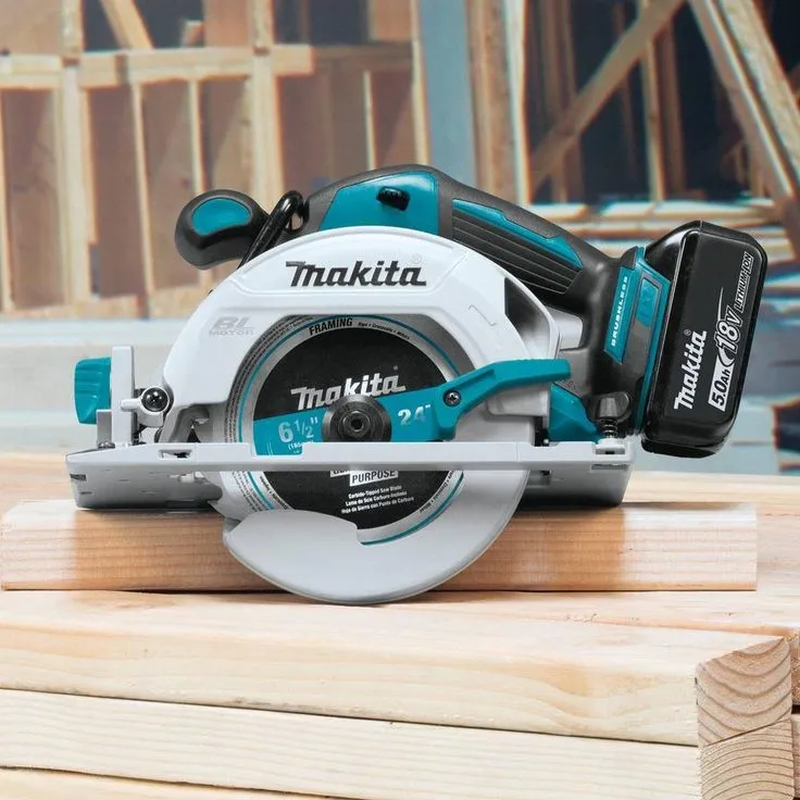 Makita 18-Volt 5.0Ah LXT Lithium-Ion Brushless Cordless 6-1/2 in. Circular Saw Kit, photo 4 of 9