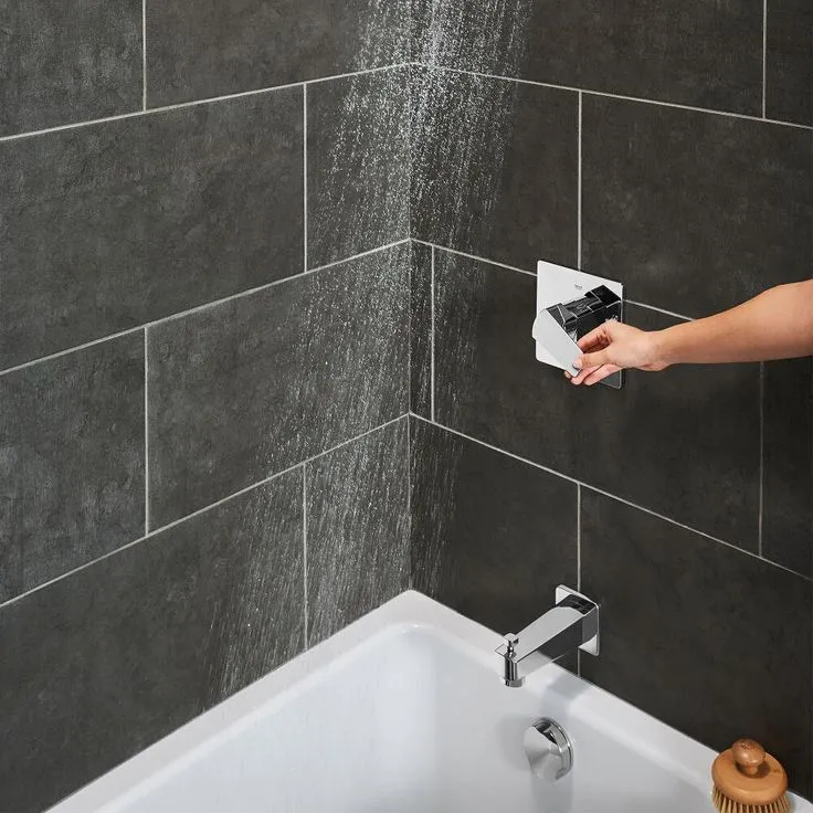 GROHE Tallinn Single-Handle 1-Spray Bathtub and Shower Faucet in StarLight Chrome (Valve Included), photo 6 of 7