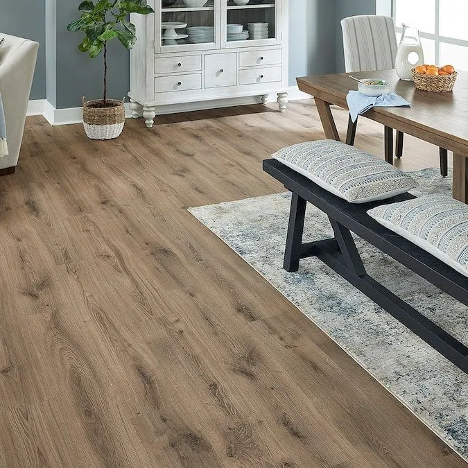 Pergo Pro +WetProtect Knightwood Oak Waterproof Laminate Flooring, photo 2 of 11