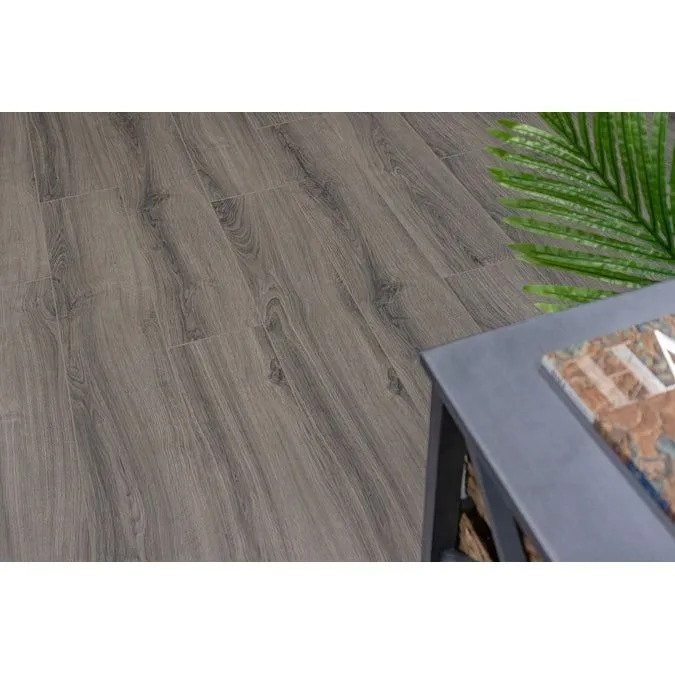 allen + roth Style Selections Trafford Oak 8-mm T x 8-in W x 48-in L Water Resistant Wood Plank Laminate Flooring (21.26-sq ft / Carton), photo 3 of 7
