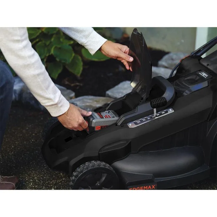 BLACK+DECKER 20 in. 40V MAX Lithium-Ion Cordless Walk Behind Push Lawn Mower with (2) 2.0Ah Batteries and Charger Included, photo 4 of 6
