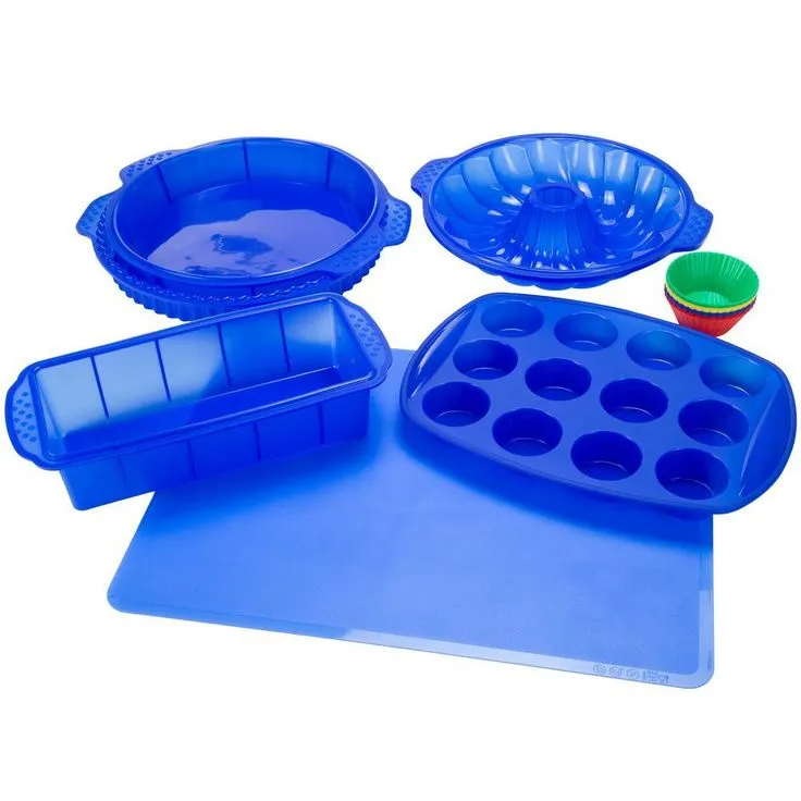 18-Piece Red Assorted Silicone Bakeware Set, photo 6 of 7