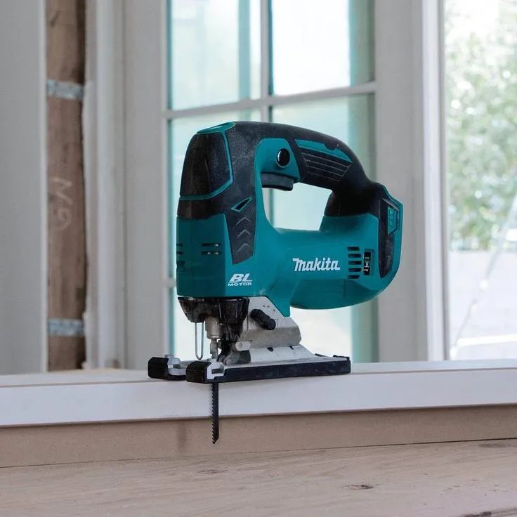 Makita 18-Volt LXT Lithium-Ion Brushless Cordless Jig Saw, Tool Only with Bonus 18-Volt LXT Lithium-Ion 5.0 Ah Battery, photo 9 of 11