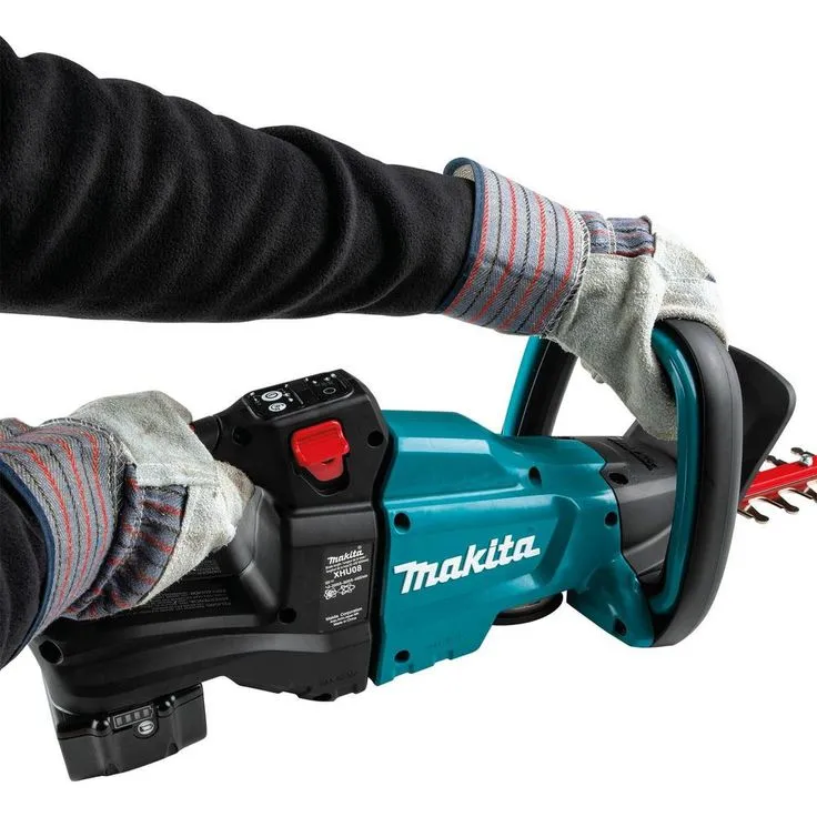 Makita 18-Volt LXT Lithium-Ion Brushless Cordless 30 in. Hedge Trimmer Kit (5.0 Ah), photo 7 of 9