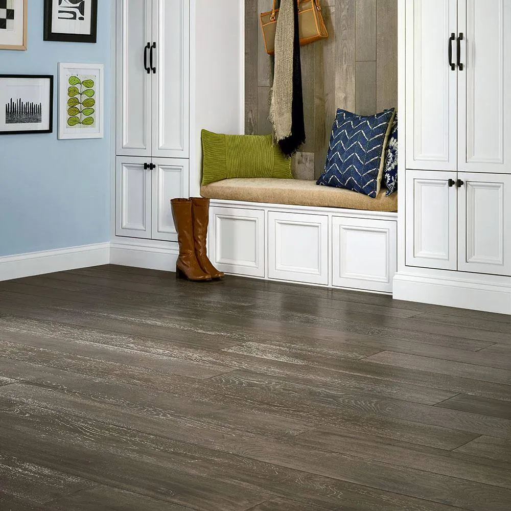 Bruce Revolutionary Rustics Gray Wh Oak 1/2 in. T x 7.5 in. W T+G Wire Brushed Engineered Hardwood Flooring (25.7 sq.ft./ctn), photo 2 of 2