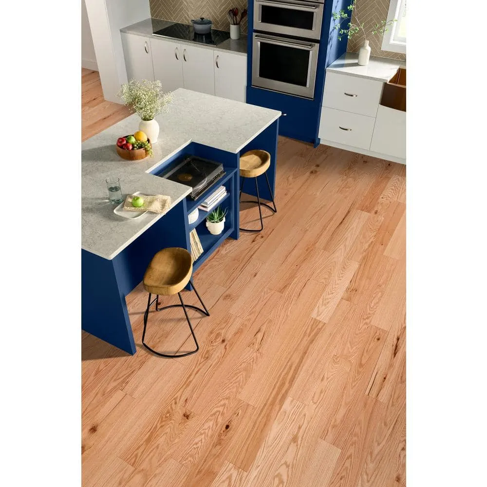 Bruce American Originals Precision Natural Red Oak 3/8 in. T x 5 in. W T+G Smooth Engineered Hardwood Flooring (22 sq.ft./ctn), photo 3 of 7