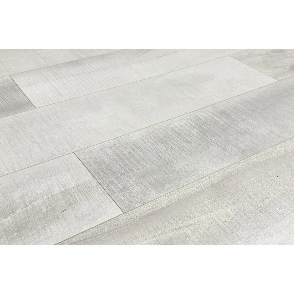 Montserrat Summa Pristine White 14 mm T x 7.75 in. W HDF Waterproof AC5 Click Lock Laminate Wood Flooring (23.09 sq. ft./case), photo 5 of 9