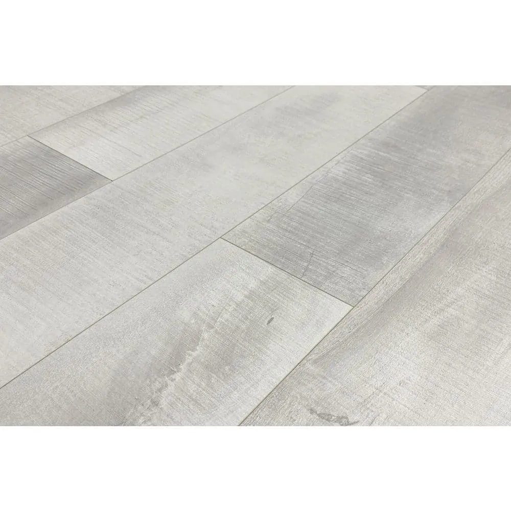 Montserrat Summa Pristine White 14 mm T x 7.75 in. W HDF Waterproof AC5 Click Lock Laminate Wood Flooring (23.09 sq. ft./case), photo 6 of 9