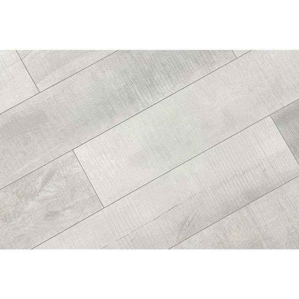 Montserrat Summa Pristine White 14 mm T x 7.75 in. W HDF Waterproof AC5 Click Lock Laminate Wood Flooring (23.09 sq. ft./case), photo 4 of 9