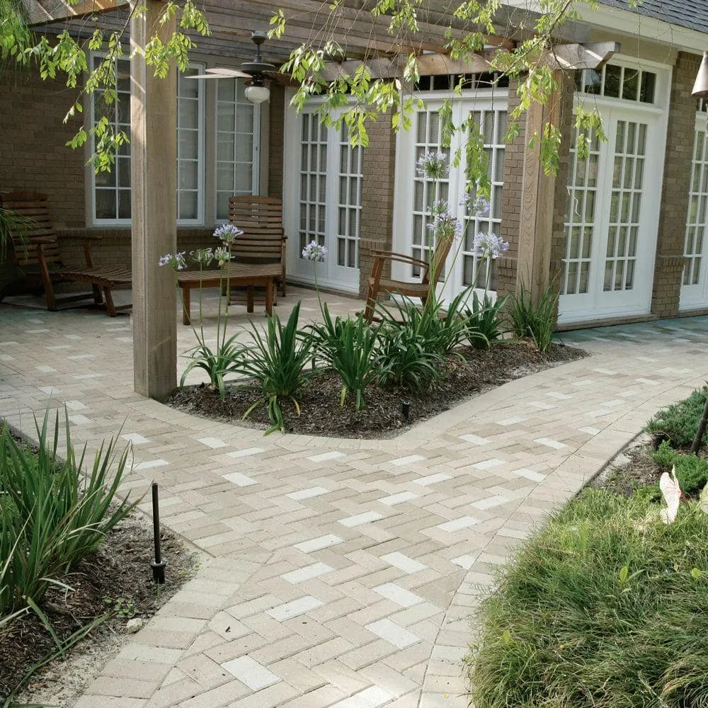 Pavestone Holland 45 mm 7.87 in. L x 3.94 in. W x 1.77 in. H Rivertown Blend Concrete Paver ( 672-Piece/145 sq. ft./Pallet), photo 6 of 8
