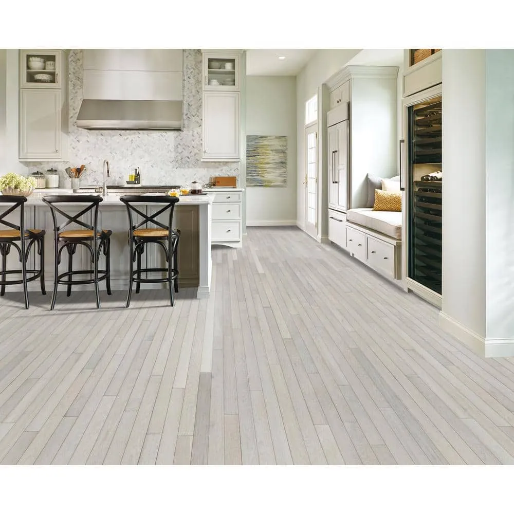 Bruce American Originals Sugar White Oak 3/4 in. T x 3-1/4 in. W Smooth Solid Hardwood Flooring (22 sq.ft./ctn), photo 3 of 4