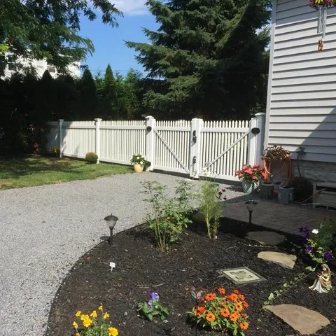 Hartford Vinyl Picket Fence Kit