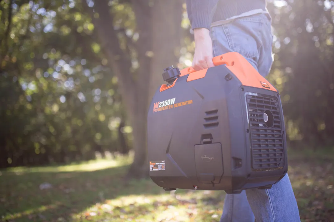 WEN Super Quiet 2350-Watt Portable Inverter Generator with Fuel Shut Off, CARB Compliant, Ultra Lightweight, photo 5 of 7
