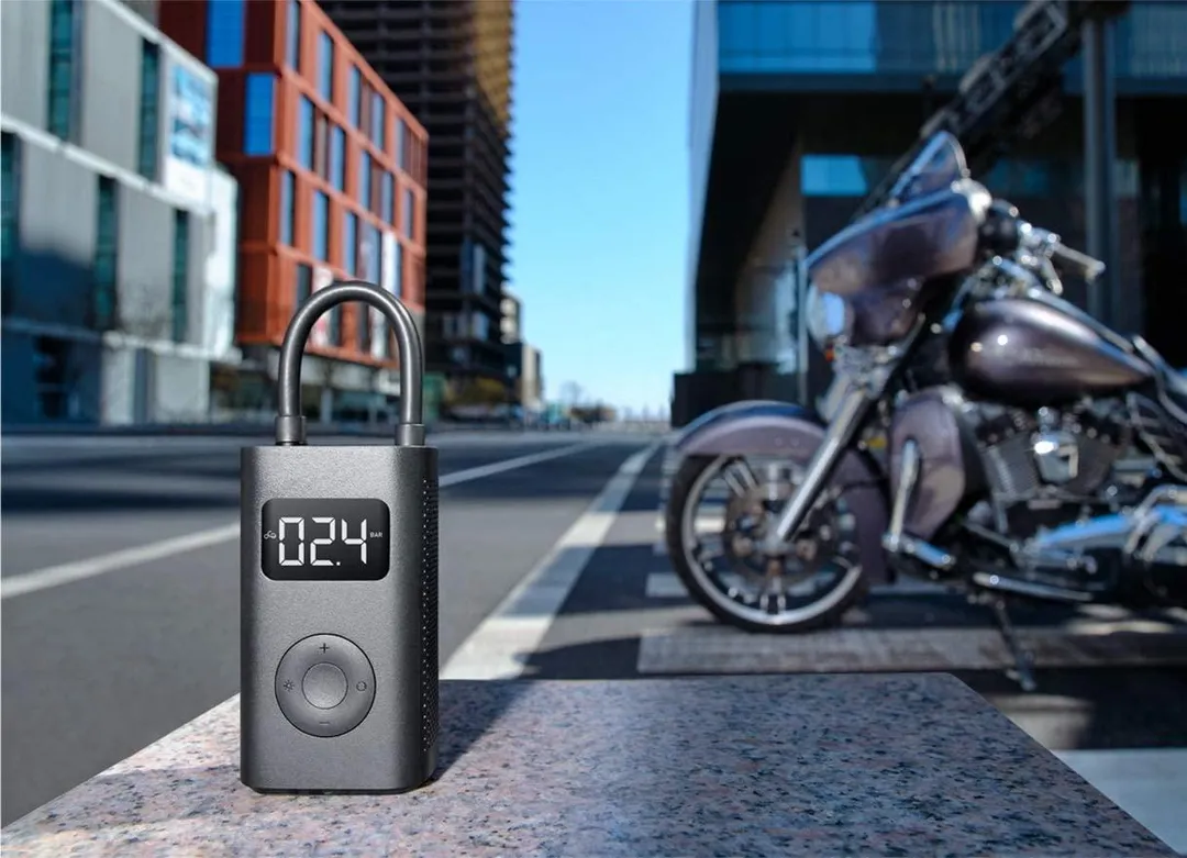 Xiaomi Mi Portable Electric Air Compressor Smart Portable Digital Tire Pressure Detection Electric Inflator Pump for Bike/Motorcycle/Car/Football, photo 2 of 5